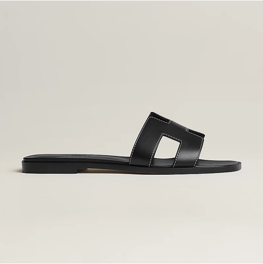 Alma Sandal in black
