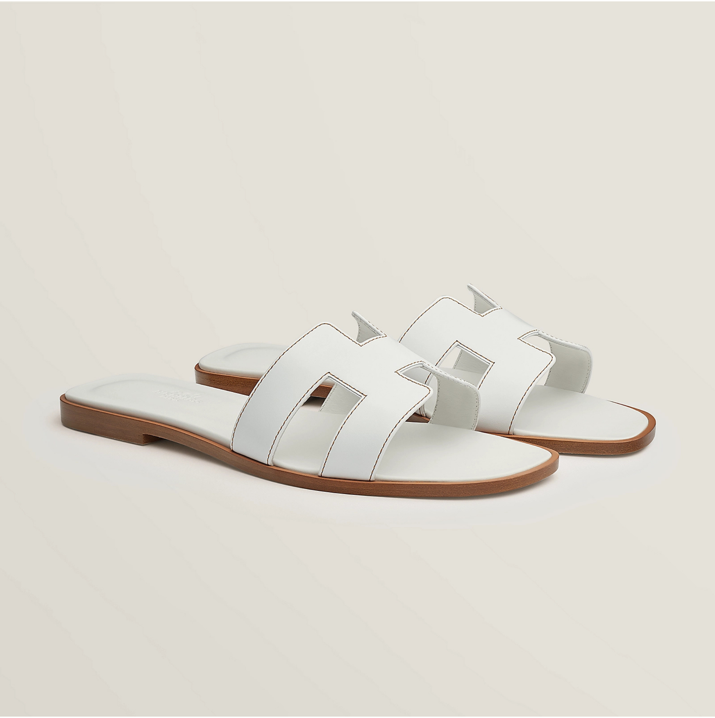 Alma Sandal in white