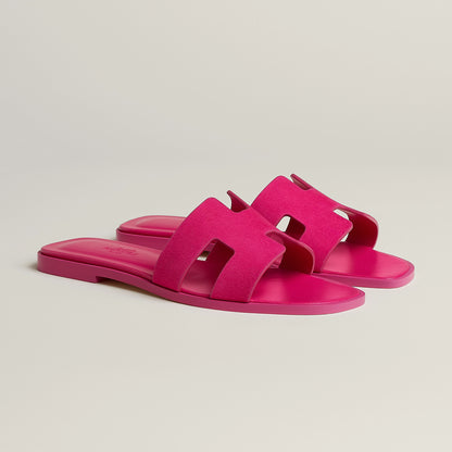 Dark pink Alma sandal
